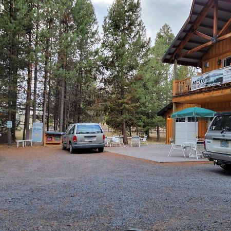 Diamondstone Guest Lodges La Pine Exterior photo
