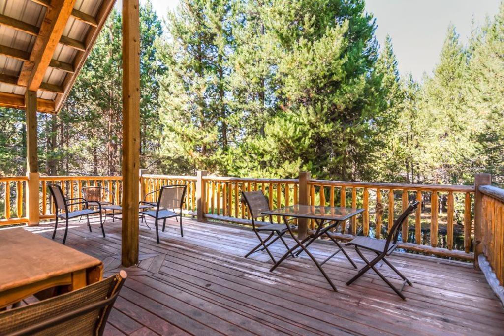 Diamondstone Guest Lodges La Pine Exterior photo