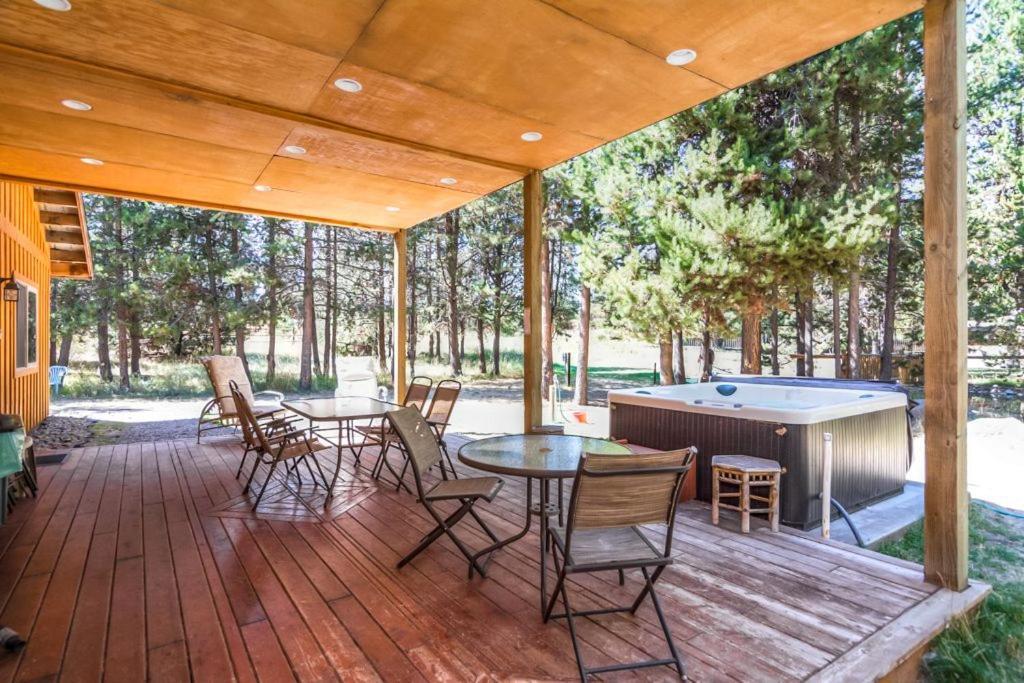 Diamondstone Guest Lodges La Pine Exterior photo