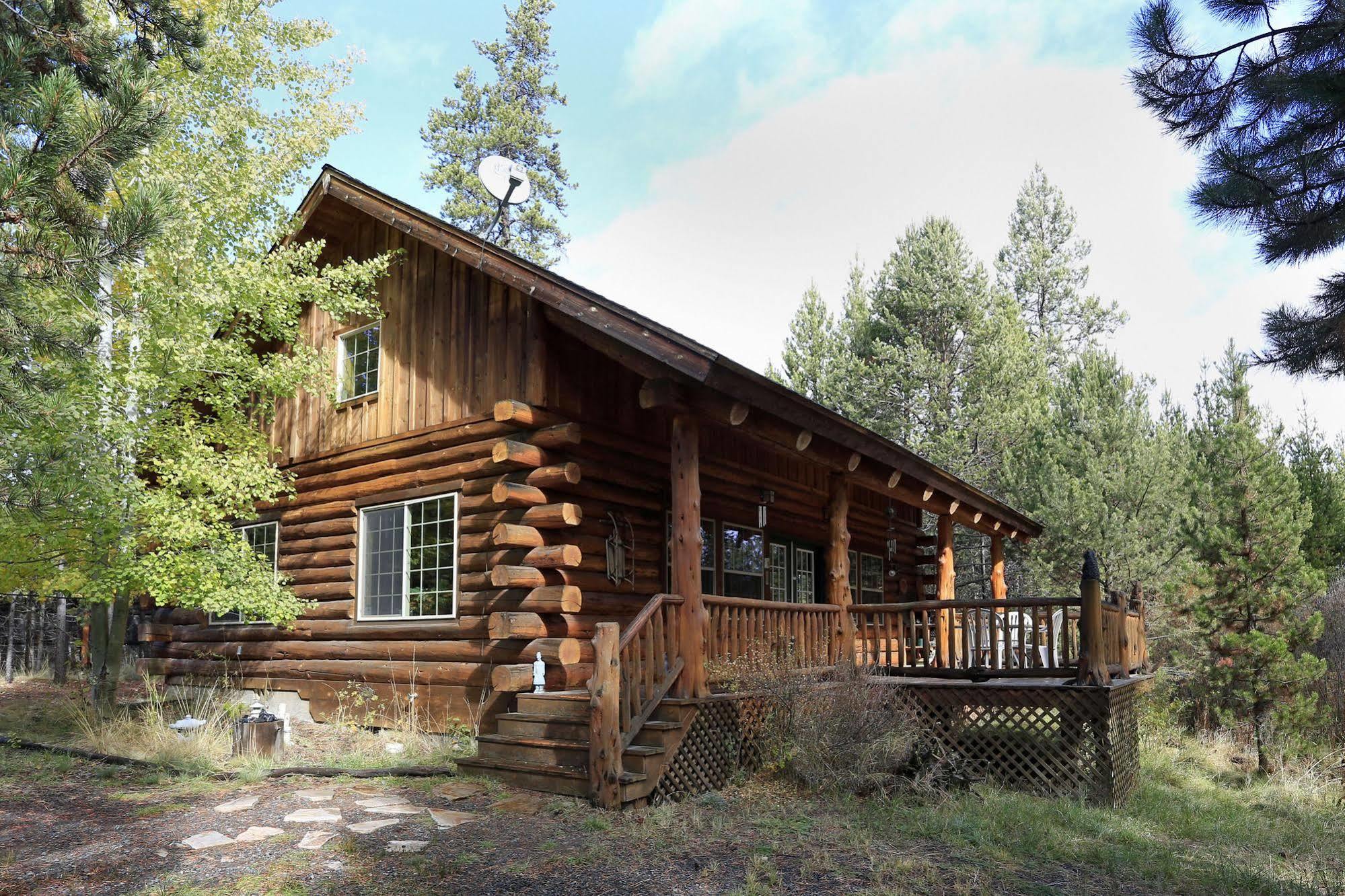 Diamondstone Guest Lodges La Pine Exterior photo