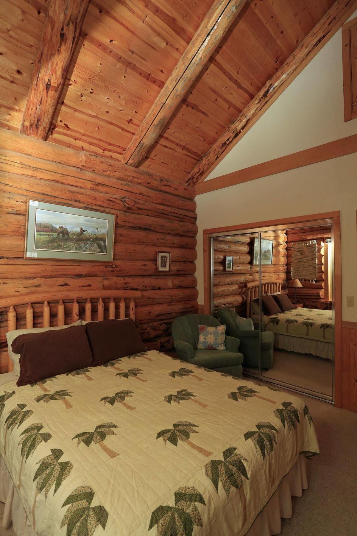Diamondstone Guest Lodges La Pine Exterior photo